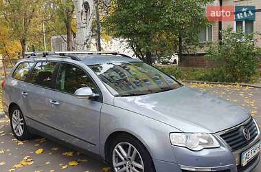 Універсал Volkswagen Passat 2010 в Дніпрі