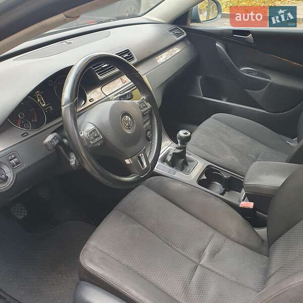 Универсал Volkswagen Passat 2010 в Днепре