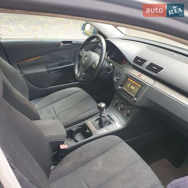 Универсал Volkswagen Passat 2010 в Днепре