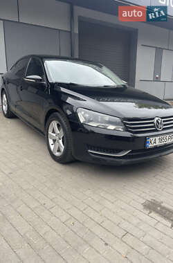 Седан Volkswagen Passat 2012 в Киеве