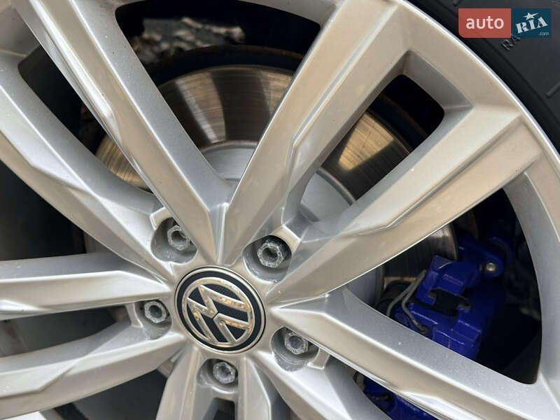 Универсал Volkswagen Passat 2020 в Киеве фото 6 Универсал Volkswagen Passat 2020 в Киеве