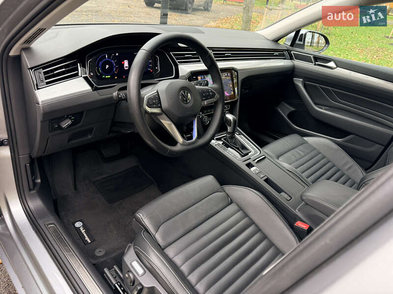 Универсал Volkswagen Passat 2020 в Киеве фото 10 Универсал Volkswagen Passat 2020 в Киеве