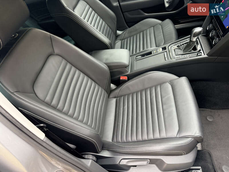Универсал Volkswagen Passat 2020 в Киеве фото 27 Универсал Volkswagen Passat 2020 в Киеве