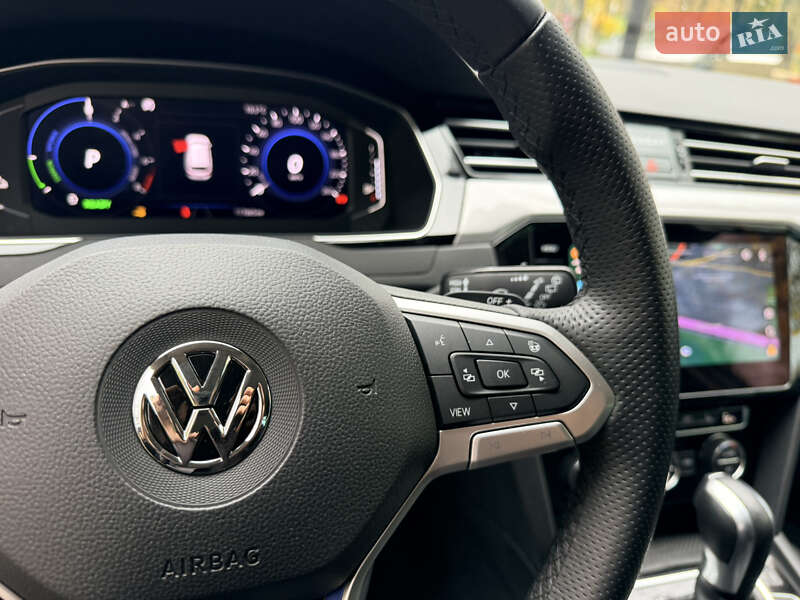 Универсал Volkswagen Passat 2020 в Киеве фото 33 Универсал Volkswagen Passat 2020 в Киеве