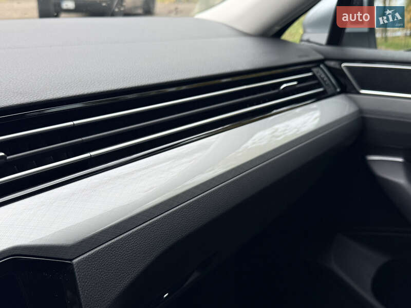 Универсал Volkswagen Passat 2020 в Киеве фото 41 Универсал Volkswagen Passat 2020 в Киеве