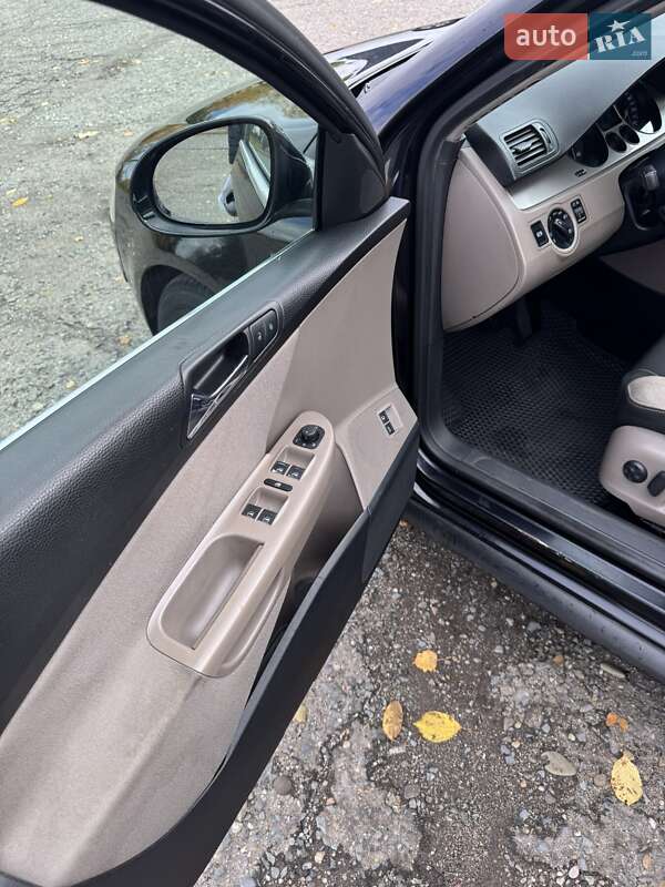 Седан Volkswagen Passat 2008 в Ужгороде