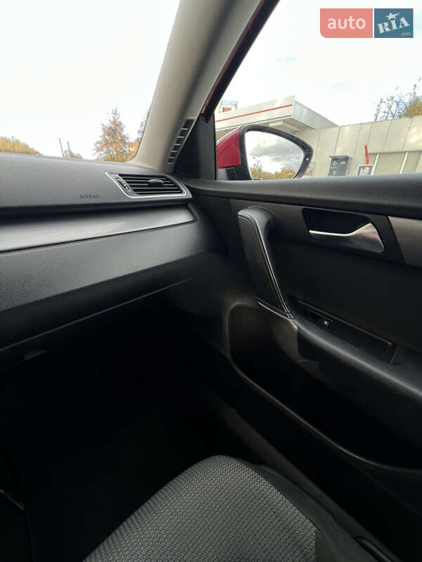 Седан Volkswagen Passat 2013 в Львове фото 20 Седан Volkswagen Passat 2013 в Львове