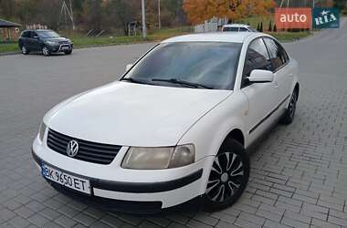 Седан Volkswagen Passat 1999 в Ровно