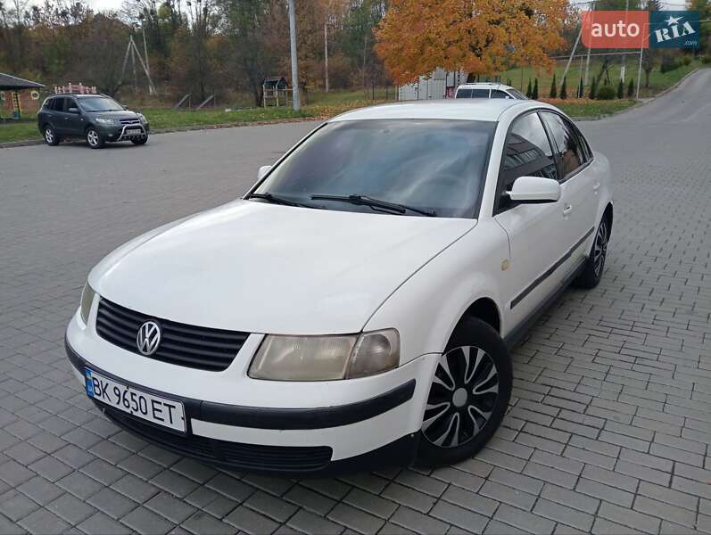 Седан Volkswagen Passat 1999 в Рівному