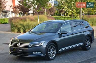 Універсал Volkswagen Passat 2016 в Києві