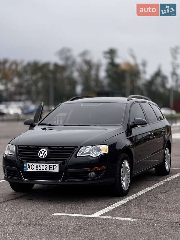Универсал Volkswagen Passat 2010 в Киеве