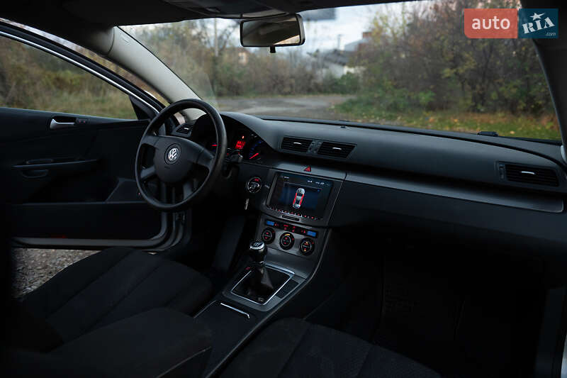 Седан Volkswagen Passat 2009 в Івано-Франківську