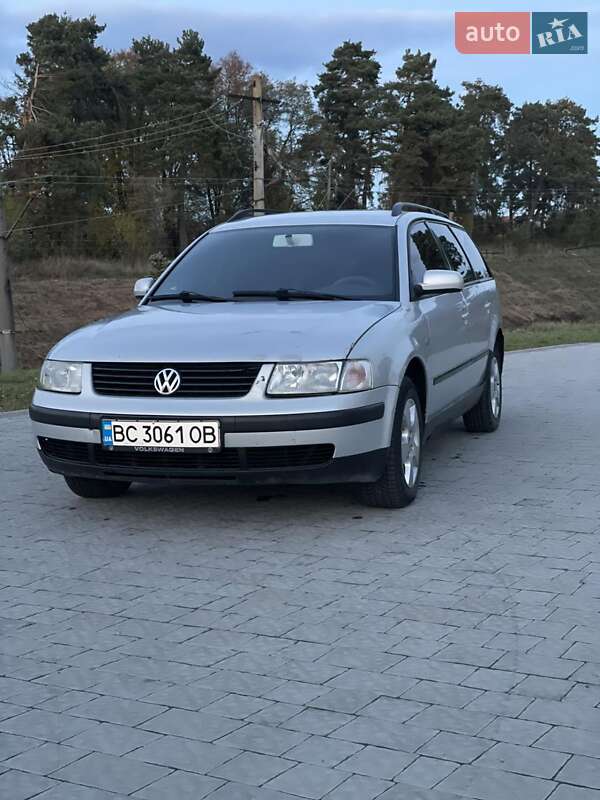 Универсал Volkswagen Passat 2000 в Львове