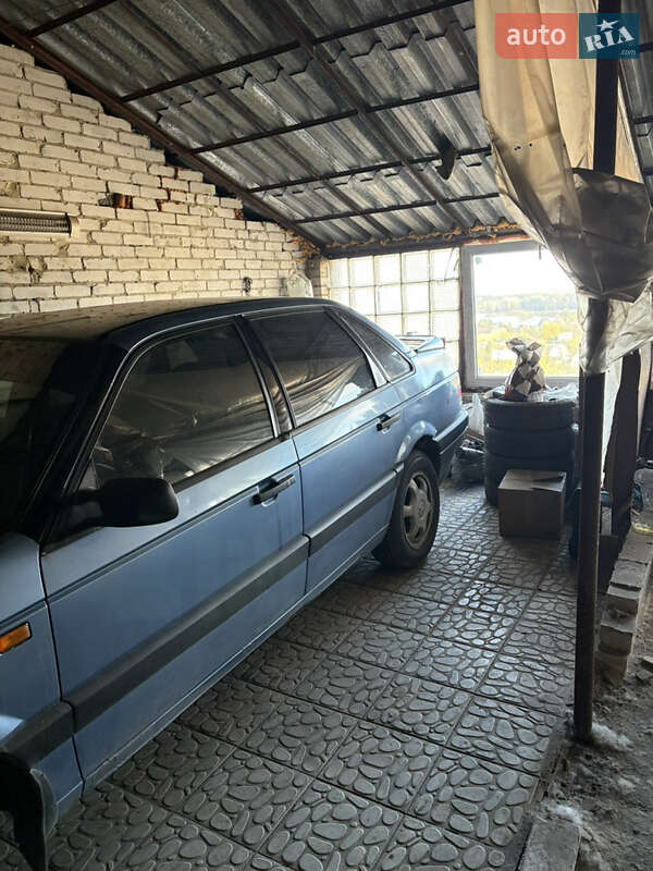 Седан Volkswagen Passat 1992 в Сумах