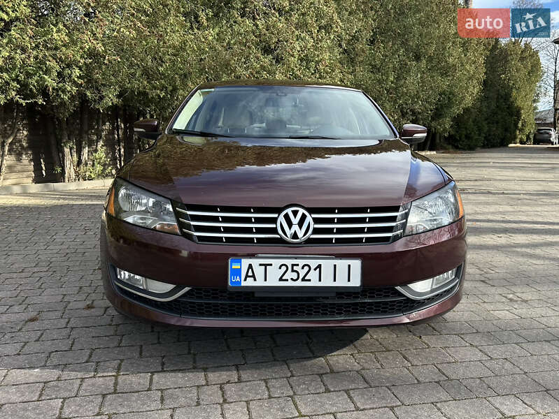 Седан Volkswagen Passat 2013 в Брошневі-Облозі