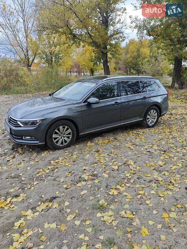 Універсал Volkswagen Passat 2016 в Дніпрі