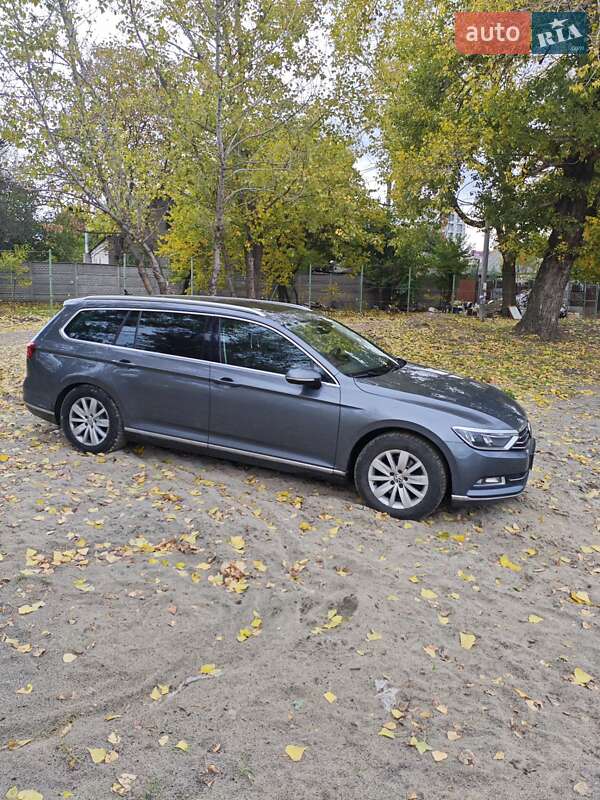 Універсал Volkswagen Passat 2016 в Дніпрі