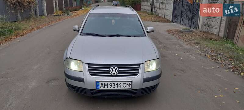 Универсал Volkswagen Passat 2002 в Малине