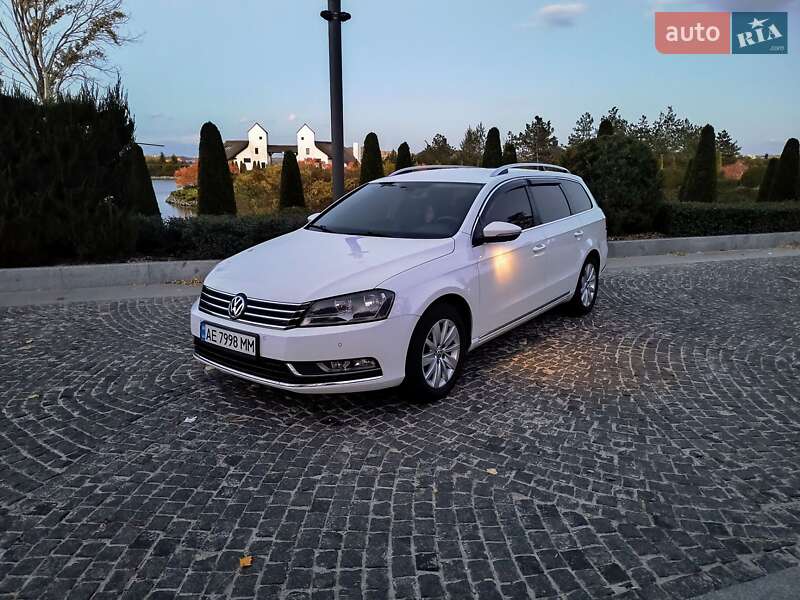 Универсал Volkswagen Passat 2012 в Днепре