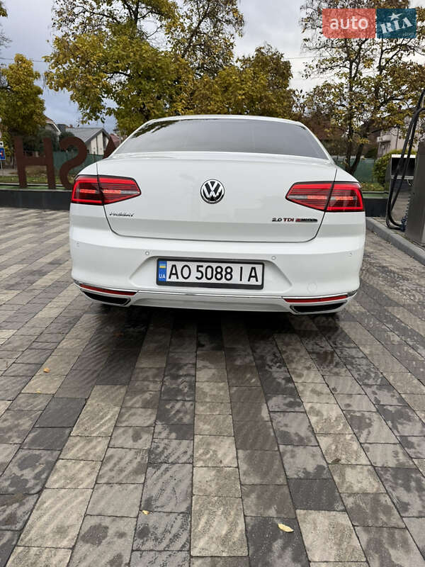 Седан Volkswagen Passat 2015 в Ужгороде