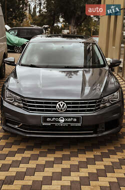 Седан Volkswagen Passat 2017 в 