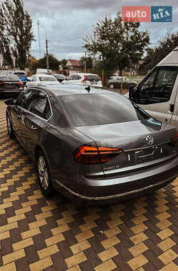 Седан Volkswagen Passat 2017 в 