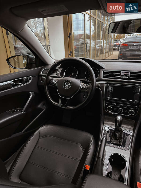 Седан Volkswagen Passat 2017 в Миколаєві