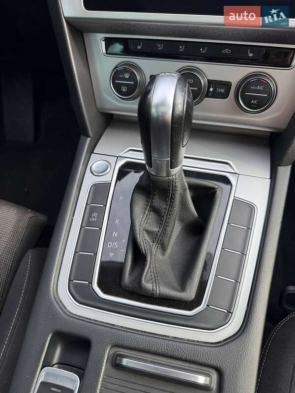 Универсал Volkswagen Passat 2018 в Тернополе фото 12 Универсал Volkswagen Passat 2018 в Тернополе