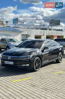 Седан Volkswagen Passat 2016 в Чернівцях
