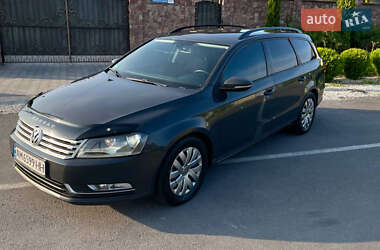 Универсал Volkswagen Passat 2011 в Житомире