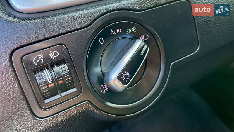 Универсал Volkswagen Passat 2011 в Житомире фото 15 Универсал Volkswagen Passat 2011 в Житомире