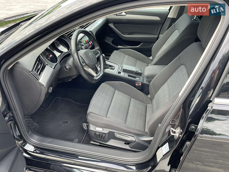 Универсал Volkswagen Passat 2022 в Луцке