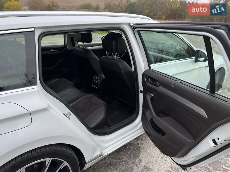 Універсал Volkswagen Passat 2015 в Рокитному