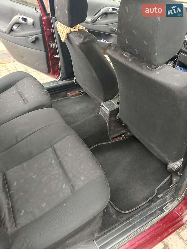 Універсал Volkswagen Passat 1994 в Цумані фото Універсал Volkswagen Passat 1994 в Цумані