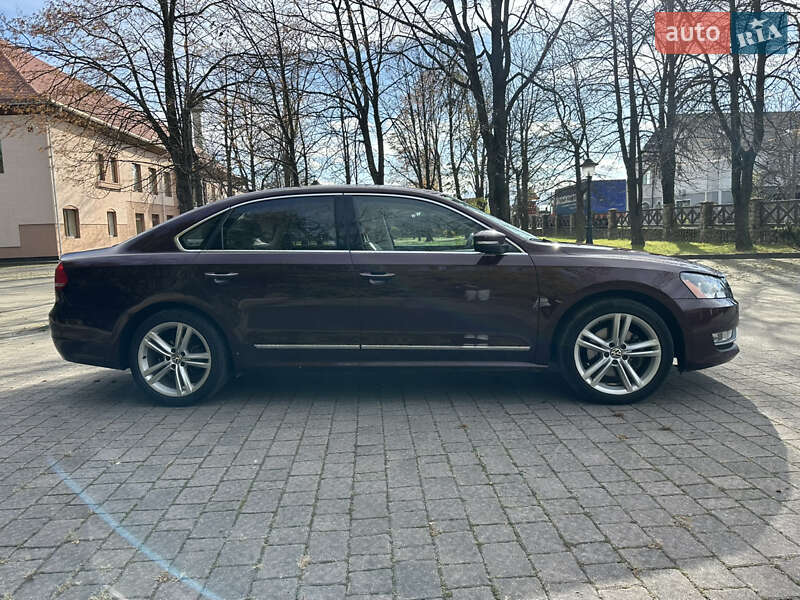 Седан Volkswagen Passat 2013 в Брошневі-Облозі