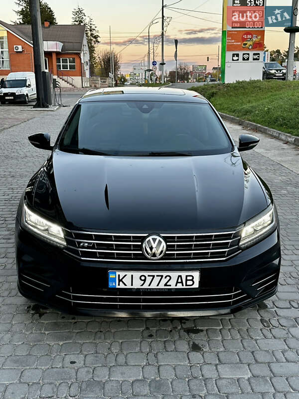 Седан Volkswagen Passat 2016 в Киеве