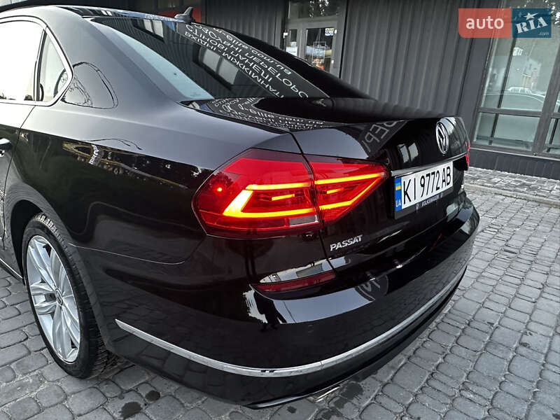 Седан Volkswagen Passat 2016 в Киеве