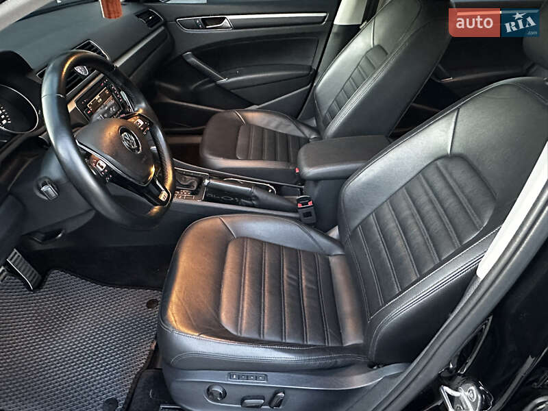 Седан Volkswagen Passat 2016 в Киеве