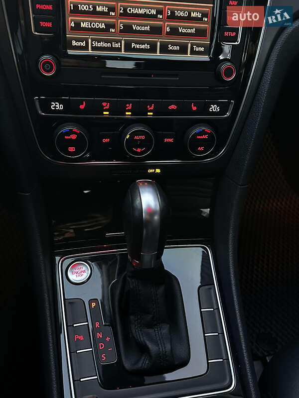 Седан Volkswagen Passat 2016 в Киеве