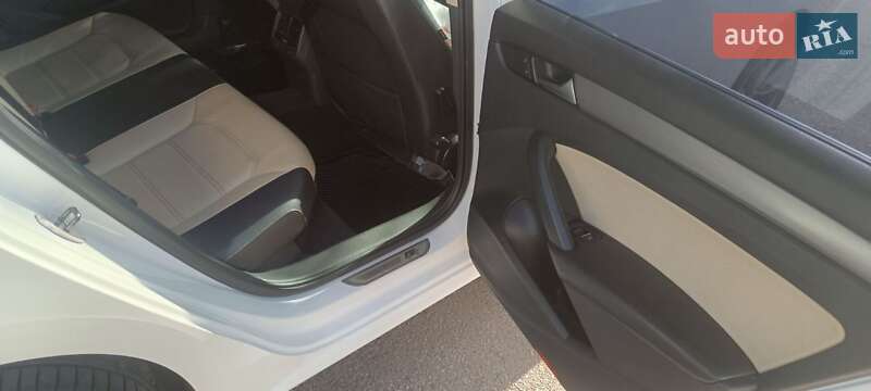 Седан Volkswagen Passat 2014 в Кривом Роге