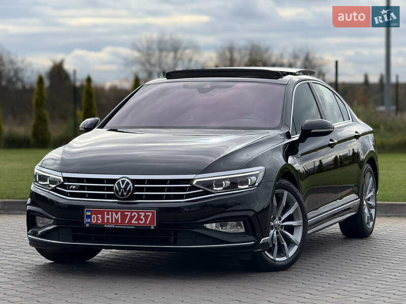 Седан Volkswagen Passat 2022 в Луцьку