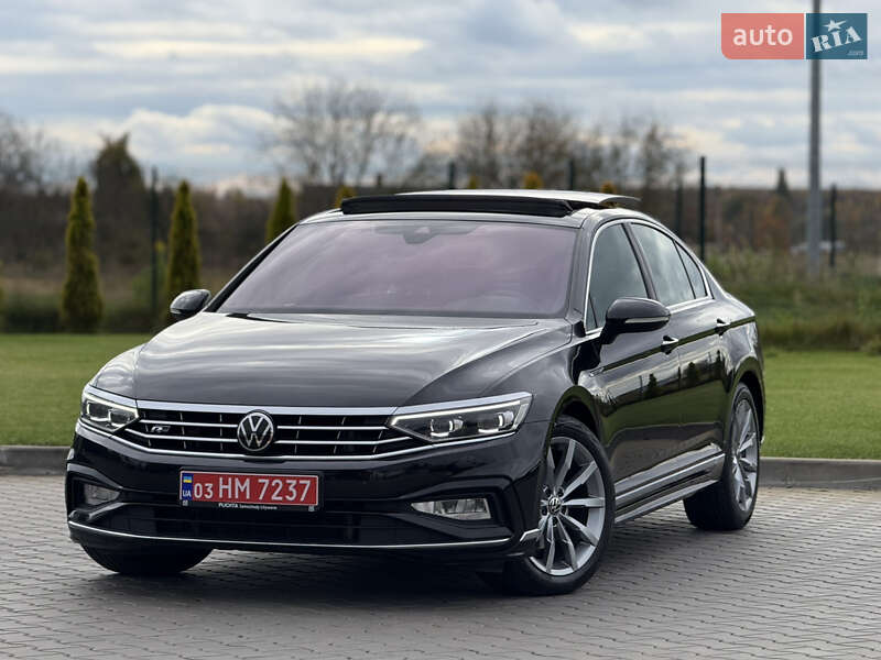 Седан Volkswagen Passat 2022 в Луцьку