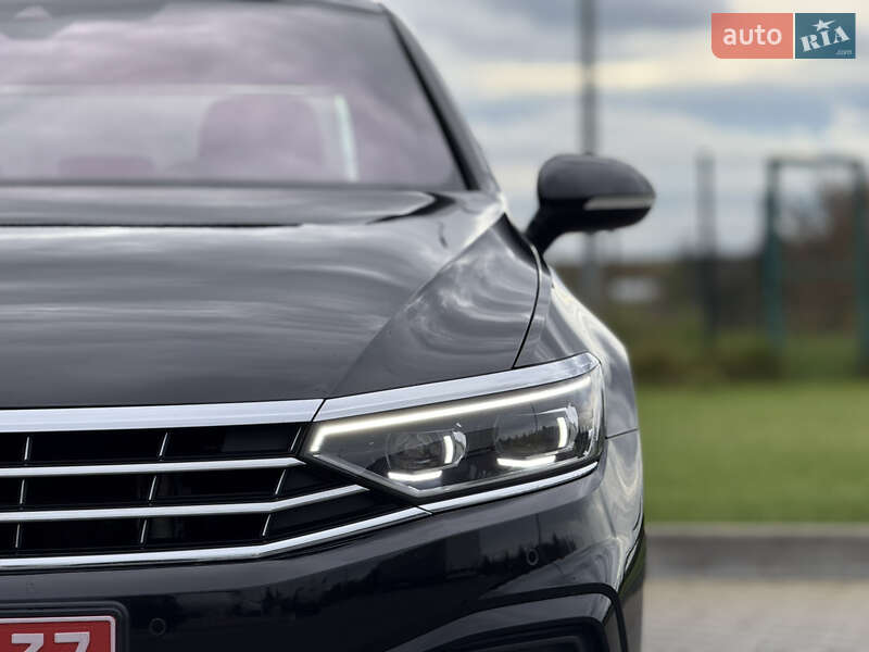 Седан Volkswagen Passat 2022 в Луцьку