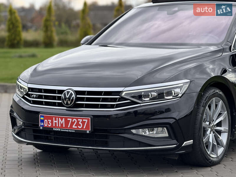 Седан Volkswagen Passat 2022 в Луцьку