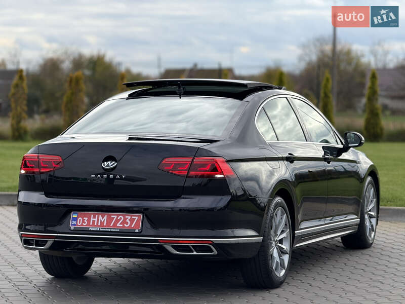 Седан Volkswagen Passat 2022 в Луцьку