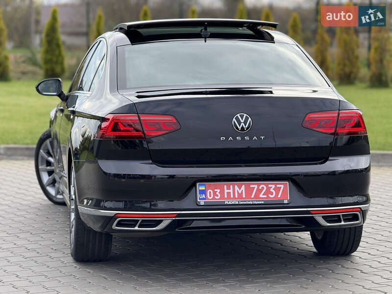Седан Volkswagen Passat 2022 в Луцьку