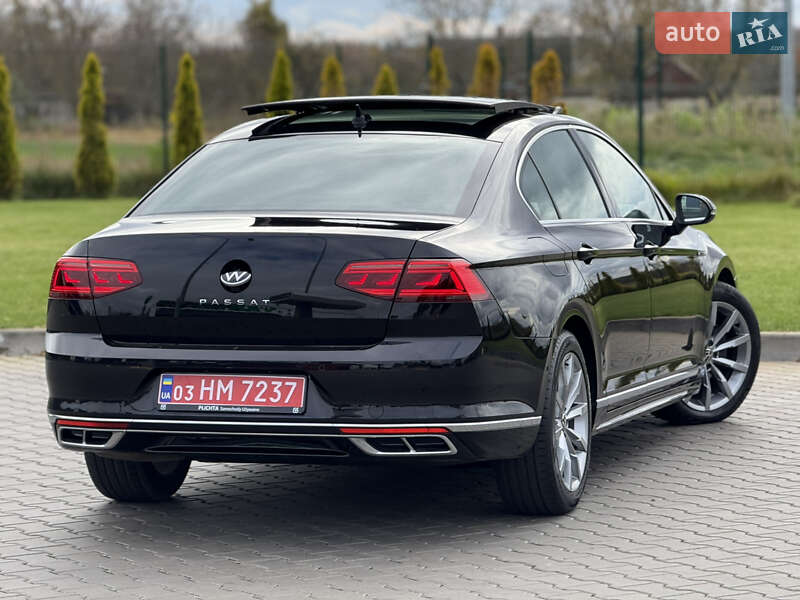 Седан Volkswagen Passat 2022 в Луцьку
