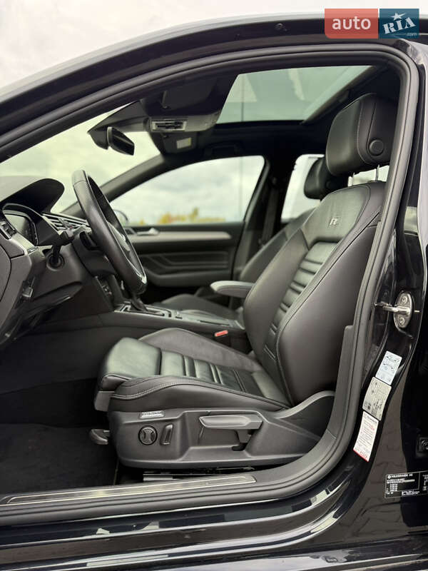 Седан Volkswagen Passat 2022 в Луцьку