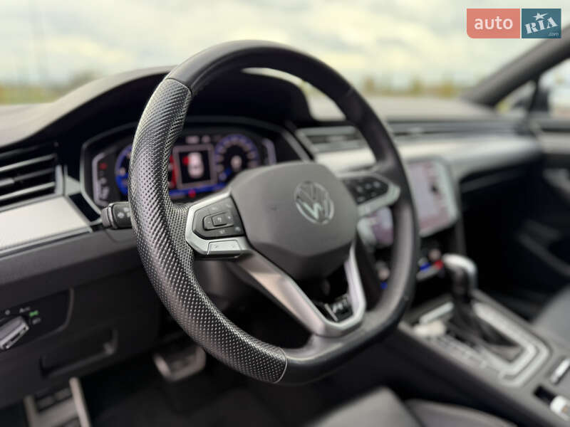 Седан Volkswagen Passat 2022 в Луцьку