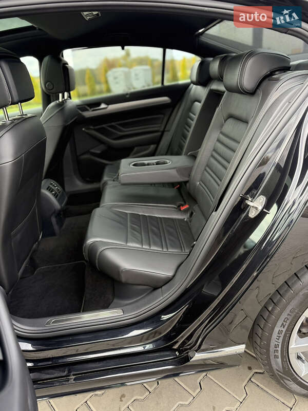 Седан Volkswagen Passat 2022 в Луцьку